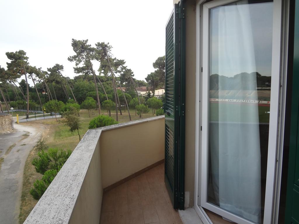 La Pineta Apartment Виареджо Екстериор снимка